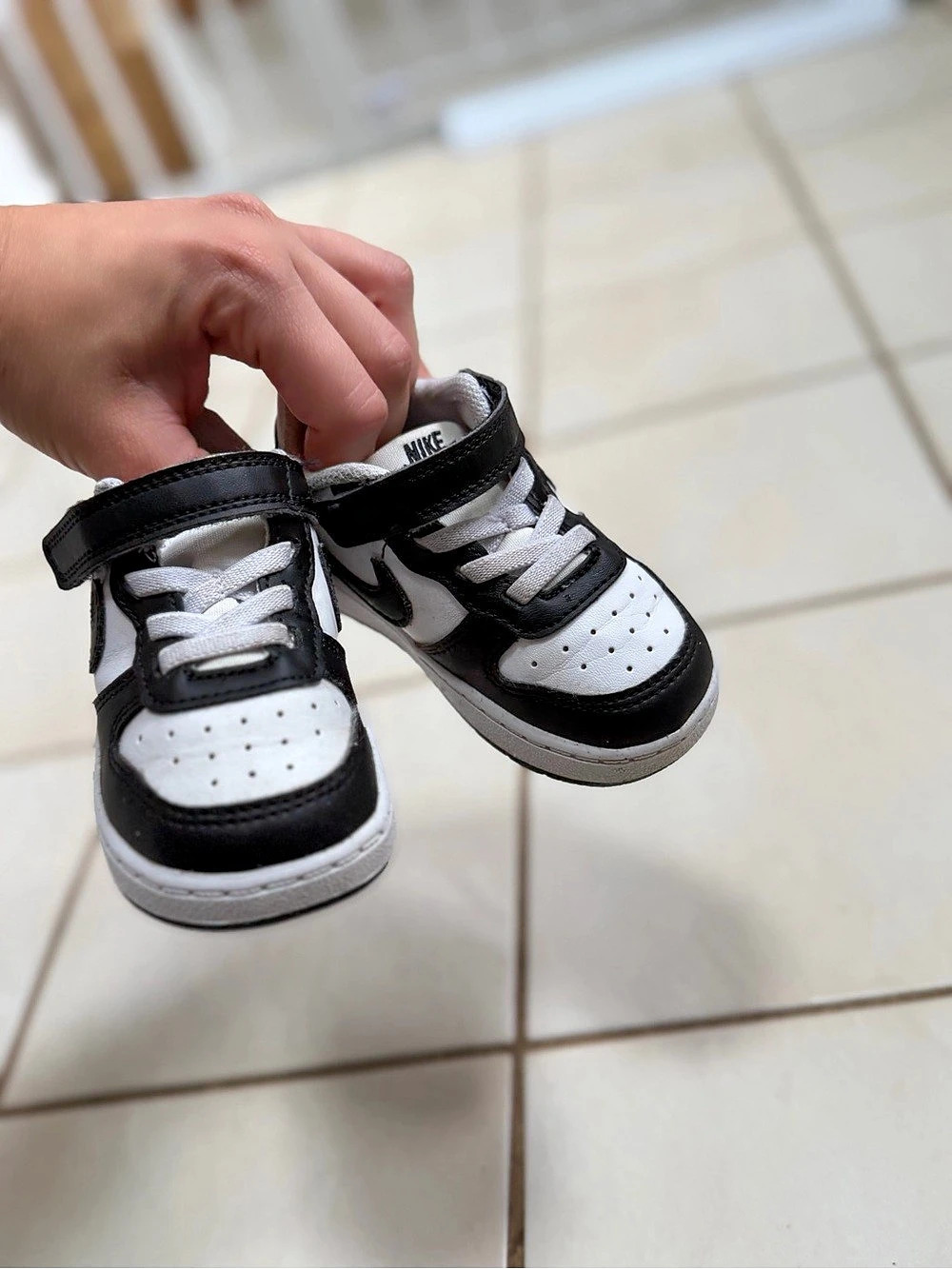 Nike Court Borough Low 2 Sneakers Black & White Boys US 6C - Picture 9 of 14